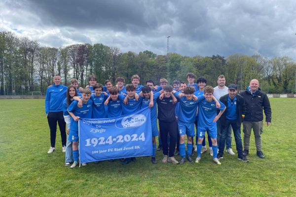 u17-2024-kampioen549F4016-95A2-B157-4E77-7302A75735AC.jpg